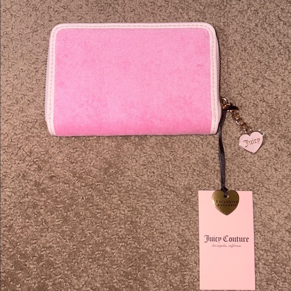 🍓 Juicy Couture Pink Strawberry Wallet 🍓 - Picture 3 of 4
